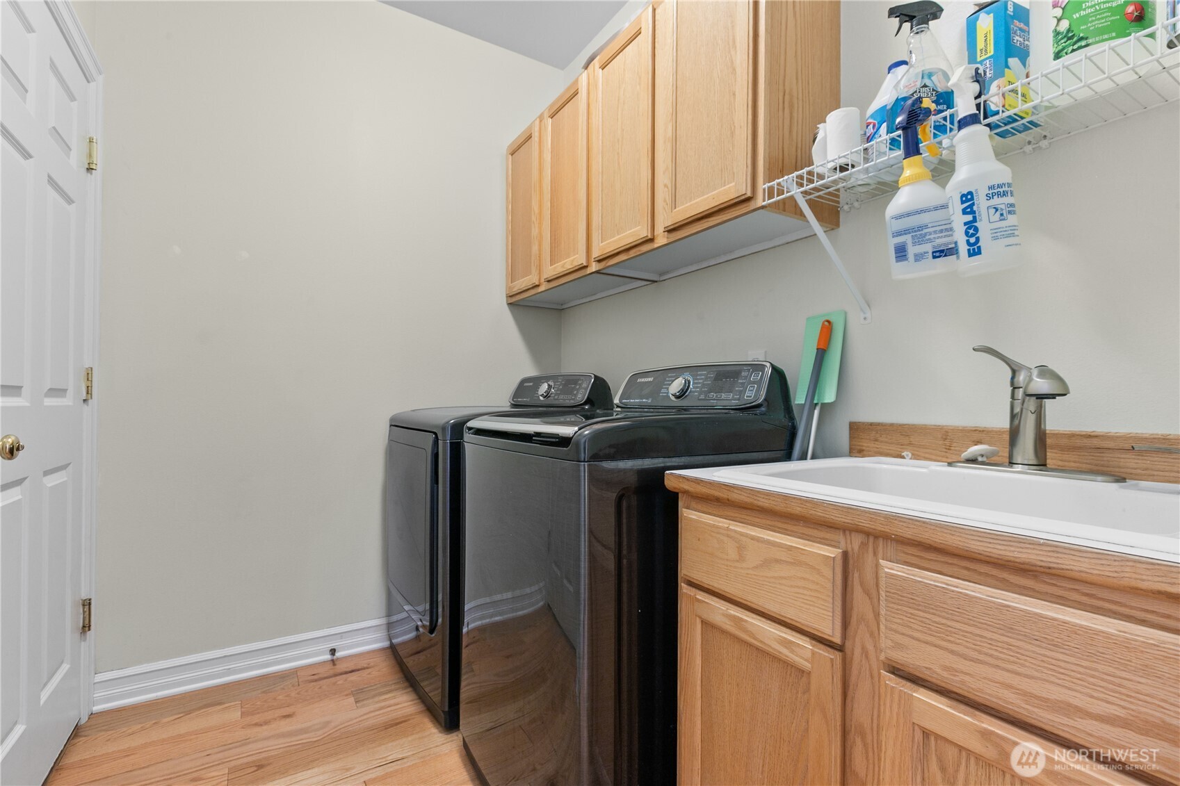 13796 Seaview Way Anacortes, WA 98221 - Photo 23 of 39 a utility room with dryer and washer