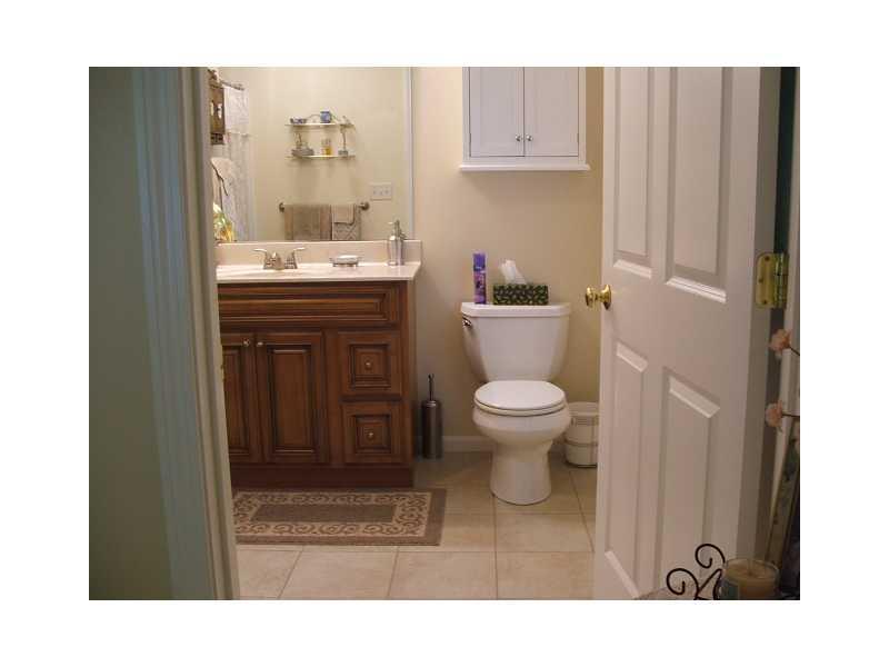 893 Portland Road, Unit 8 Saco, ME 04072 - Photo 19 of 31 Master Bath/Spa.