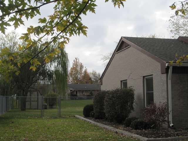 807 East McKenzie Road Greenfield, IN 46140 - Photo 13 of 17 Gallery Image 13