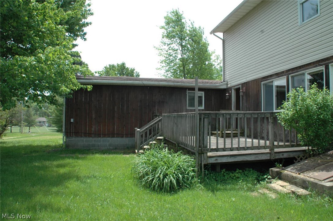 17702 Burrows Road Thompson, OH 44086 - Photo 3 of 19