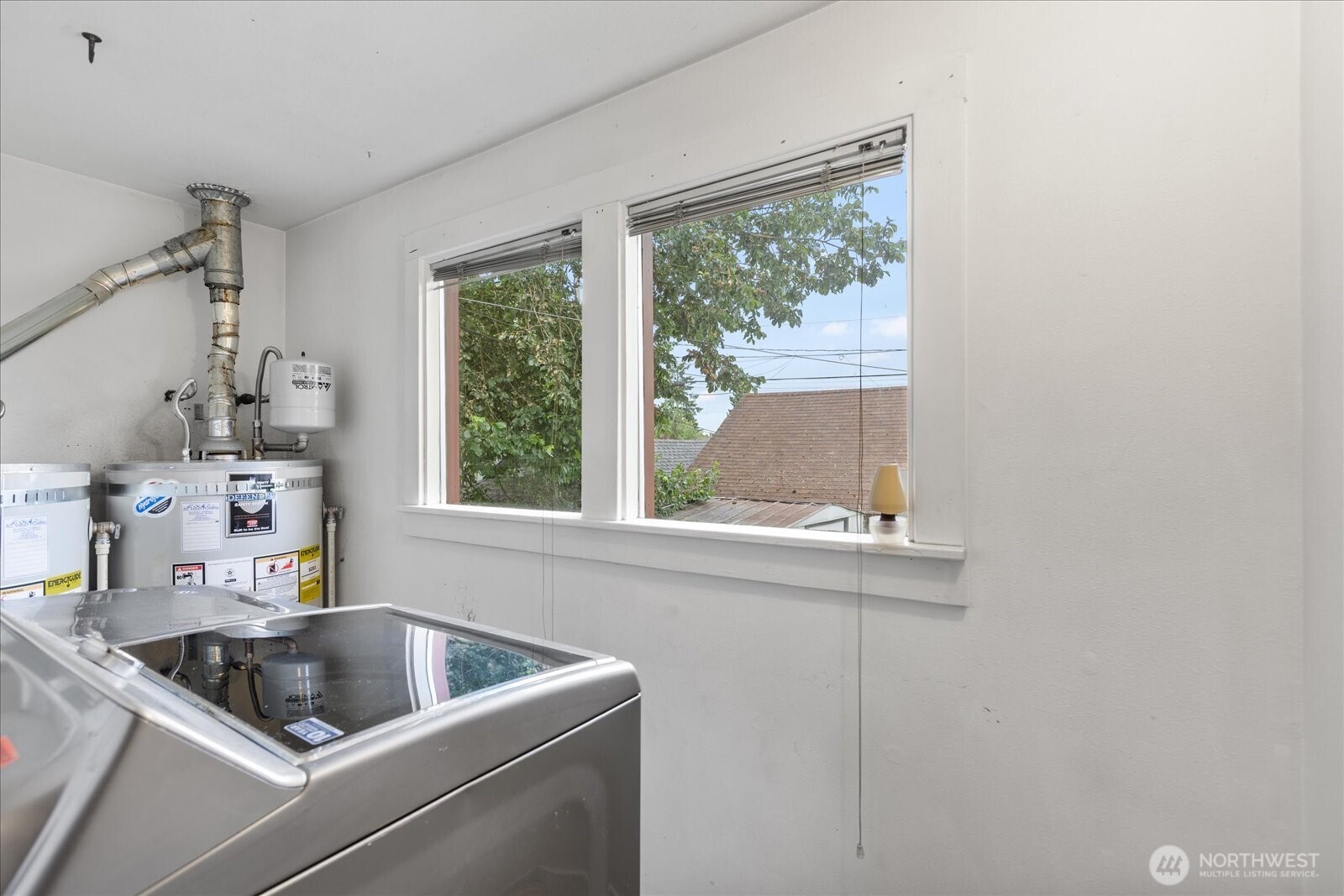 2307 Rockefeller Avenue Everett, WA 98201 - Photo 20 of 28