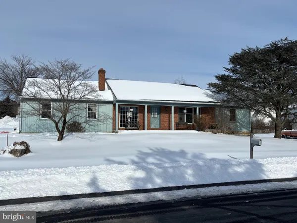 $1,895 | 305 West Spruce Street, New Holland, PA 17557