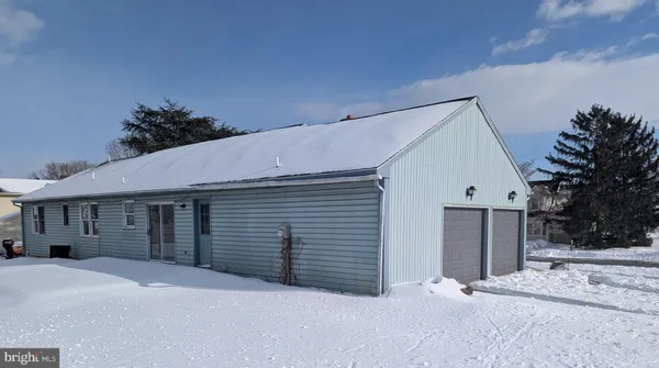 $1,895 | 305 West Spruce Street, New Holland, PA 17557