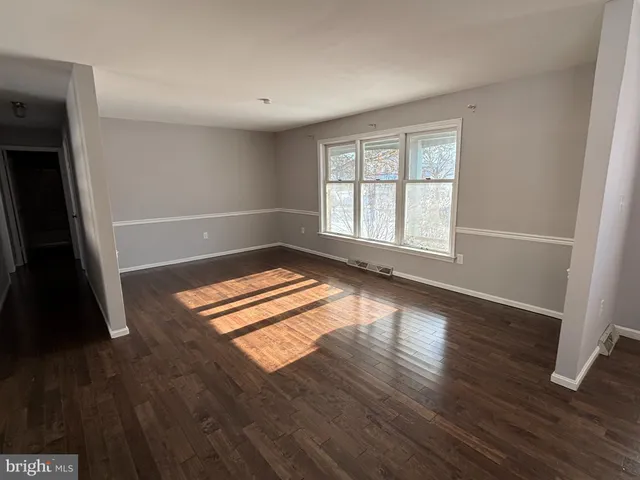 $2,000 | 305 West Spruce Street, New Holland, PA 17557