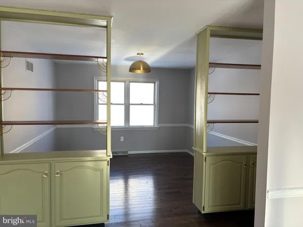 $1,895 | 305 West Spruce Street, New Holland, PA 17557