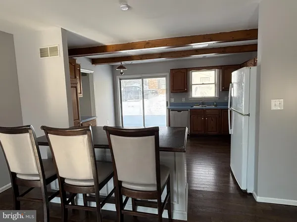 $1,895 | 305 West Spruce Street, New Holland, PA 17557