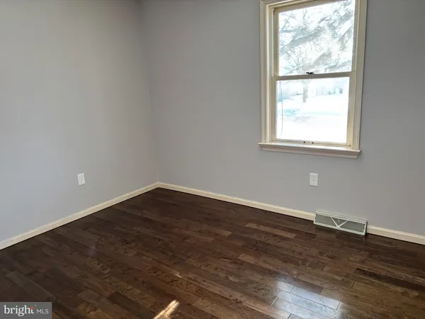 $1,895 | 305 West Spruce Street, New Holland, PA 17557