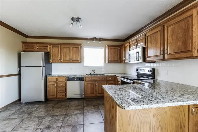 $1,845 | 2300 Valley N/a Pleasant Hill, Pleasant Hill, MO 64080