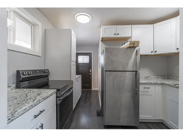 $988,000 | 211 Sunset Avenue North, Keizer, OR 97303