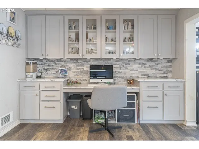 $988,000 | 211 Sunset Avenue North, Keizer, OR 97303