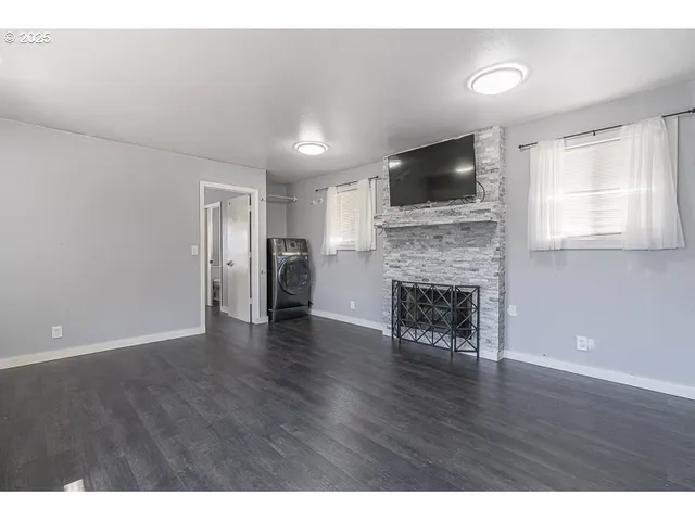 $988,000 | 211 Sunset Avenue North, Keizer, OR 97303