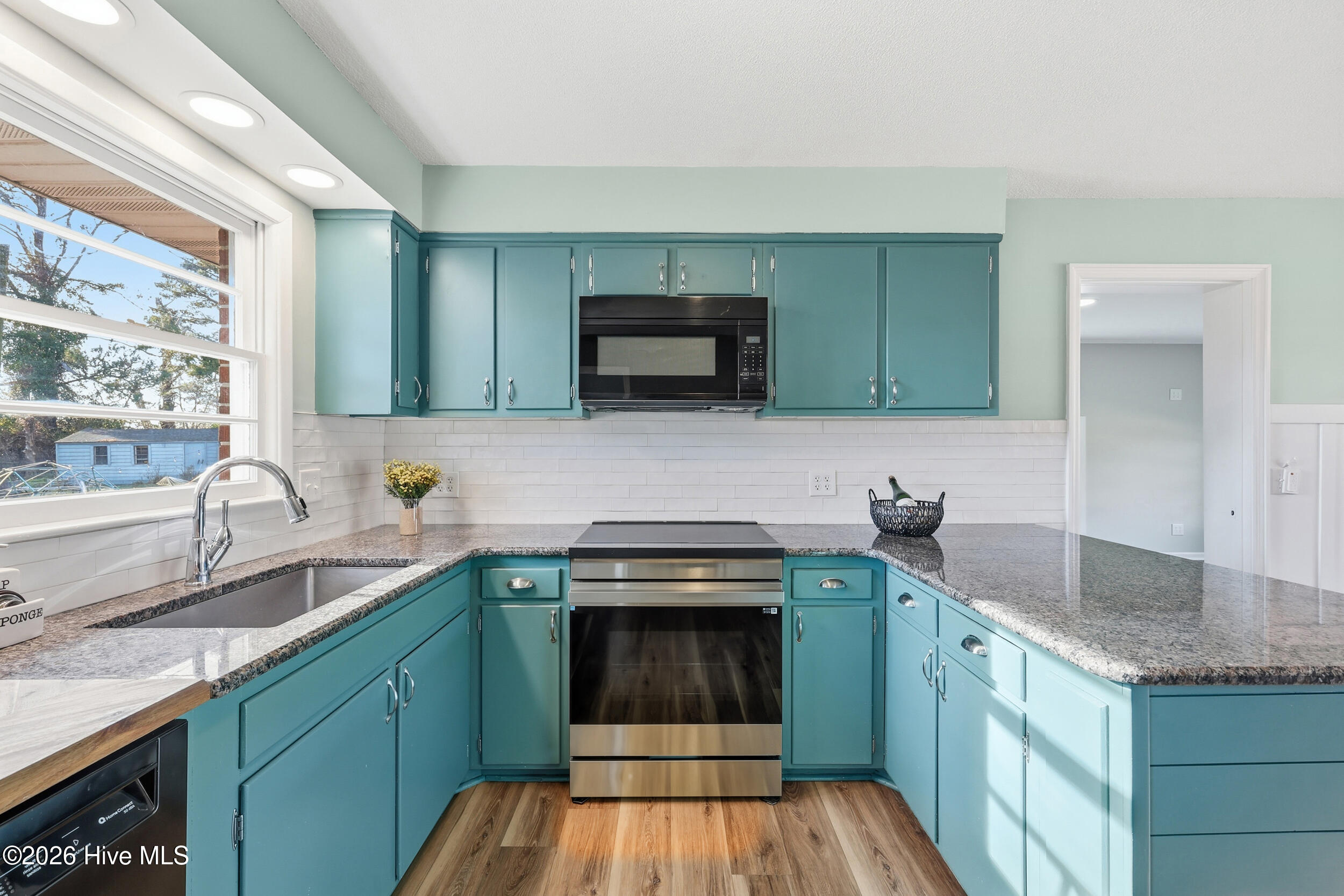 2035 North Kerr Avenue Wilmington, NC 28405 - Photo 11 of 30 12_img_7043