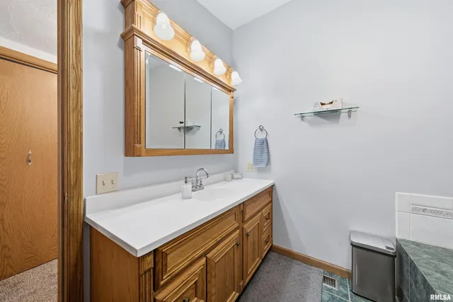 $374,900 | 729 Conn Road, Hanna City, IL 61536