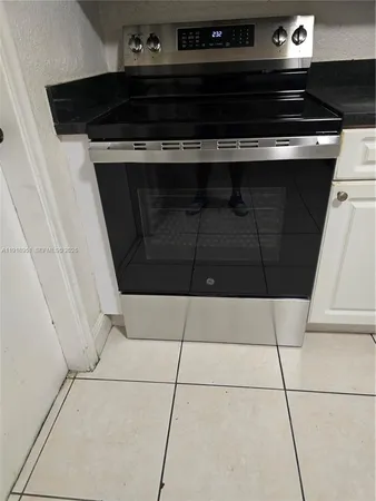 $2,500 | 7925 Southwest 104th Street, Unit 201E, Miami, FL 33156