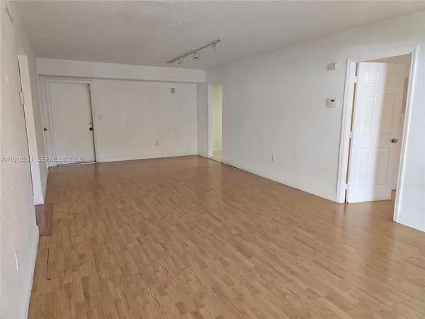 $2,500 | 7925 Southwest 104th Street, Unit 201E, Miami, FL 33156