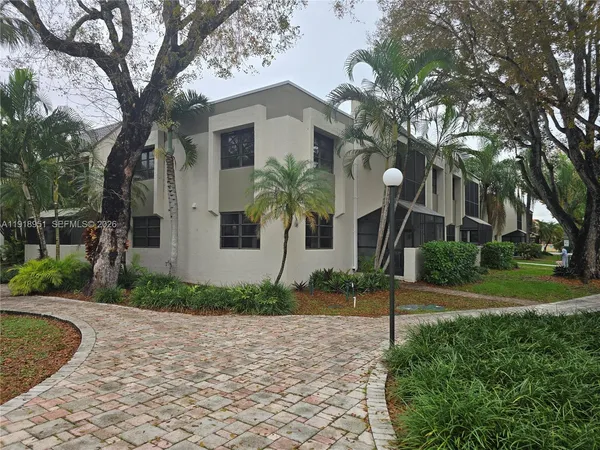 $2,500 | 7925 Southwest 104th Street, Unit 201E, Miami, FL 33156
