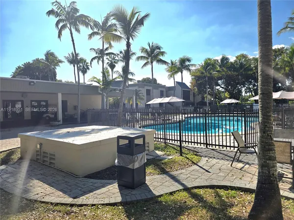 $2,500 | 7925 Southwest 104th Street, Unit 201E, Miami, FL 33156