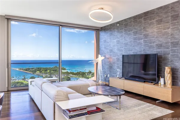 $3,500,000 | 1555 Kapiolani Boulevard, Unit PH2206, Honolulu, HI 96814