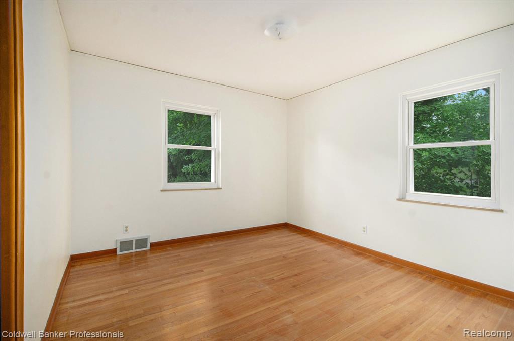 2740 Judah Road Lake Orion, MI 48359 - Photo 17 of 33