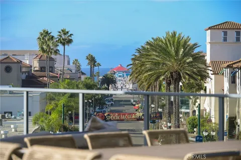 $1,998,000 | 414 Main Street, Unit 330, Huntington Beach, CA 92648