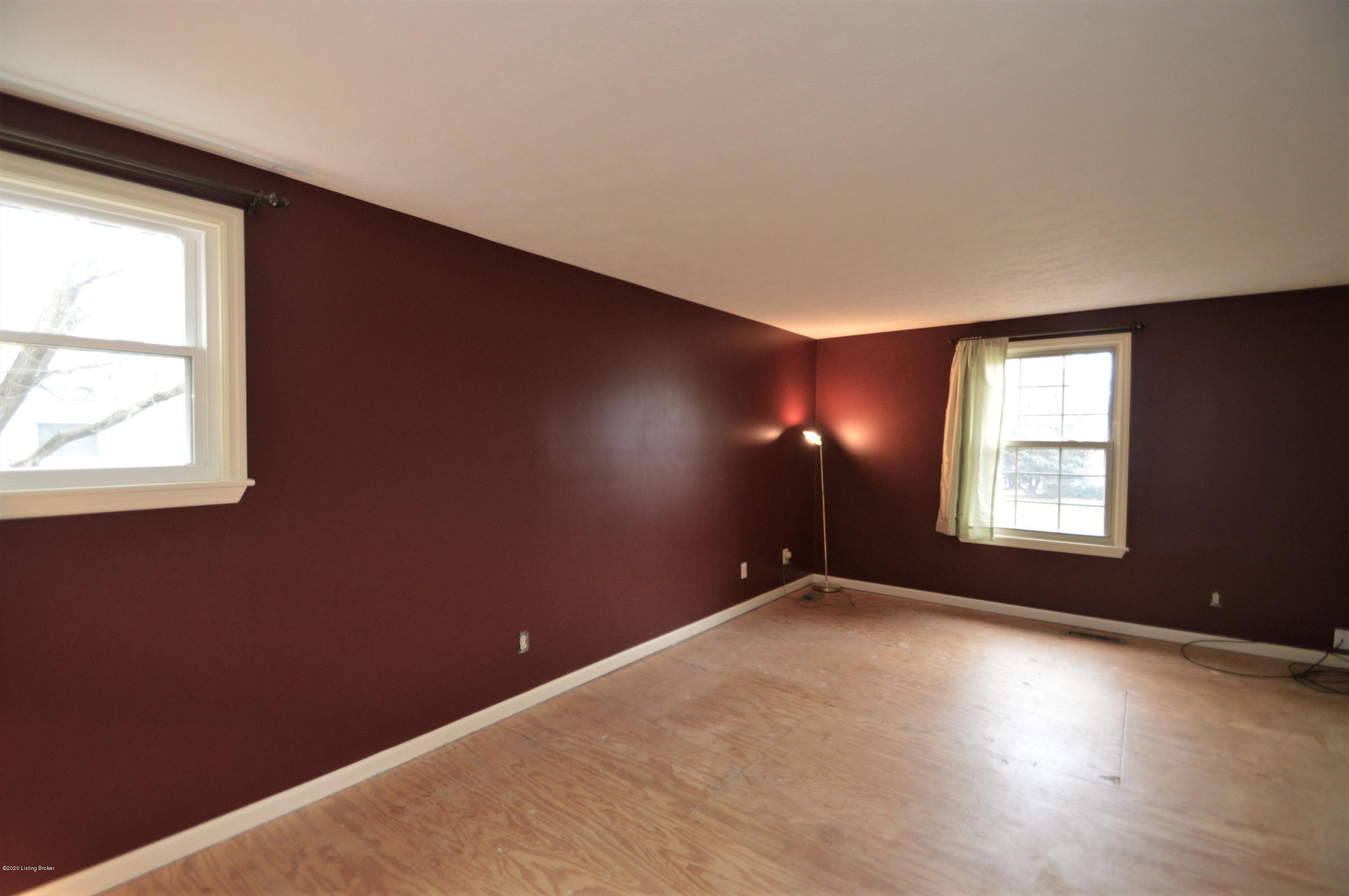313 Alcott Road Louisville, KY 40207 - Photo 15 of 23 DSC_0274