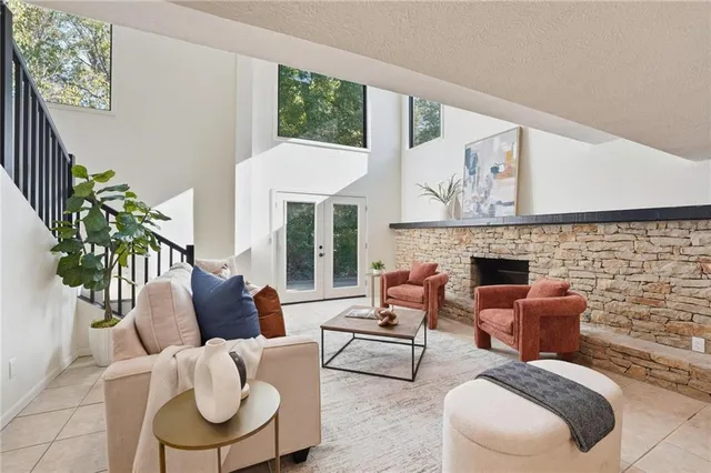 $455,000 | 527 Lancelot Drive, Liberty, MO 64068