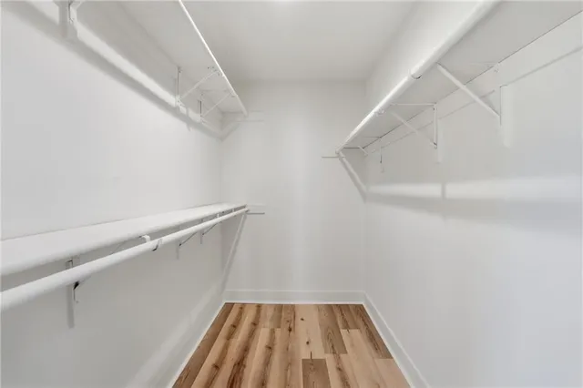 $455,000 | 527 Lancelot Drive, Liberty, MO 64068