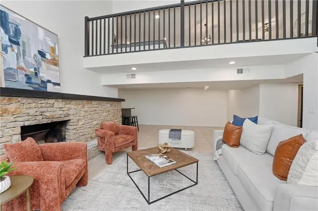 $455,000 | 527 Lancelot Drive, Liberty, MO 64068