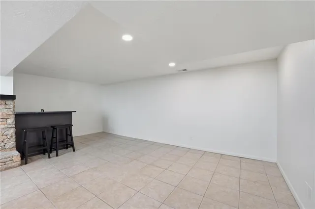 $455,000 | 527 Lancelot Drive, Liberty, MO 64068