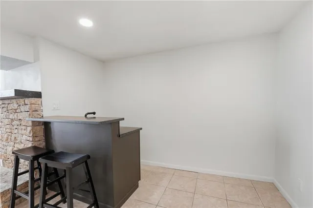 $455,000 | 527 Lancelot Drive, Liberty, MO 64068