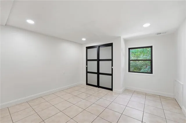 $455,000 | 527 Lancelot Drive, Liberty, MO 64068