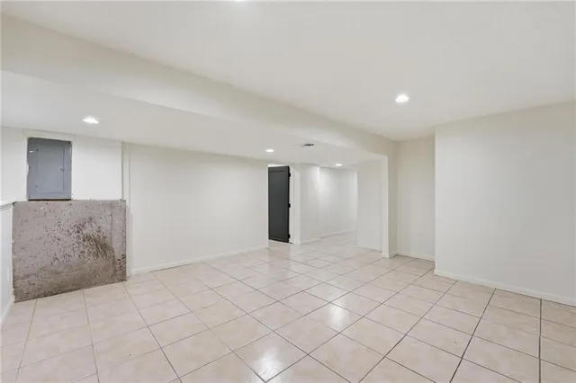 $455,000 | 527 Lancelot Drive, Liberty, MO 64068