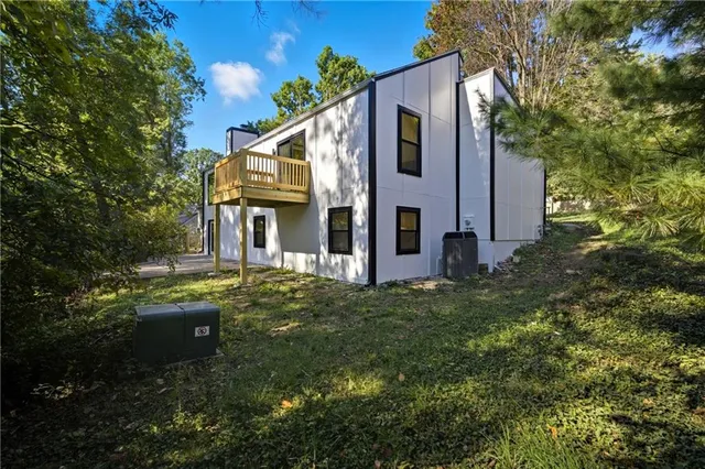 $455,000 | 527 Lancelot Drive, Liberty, MO 64068