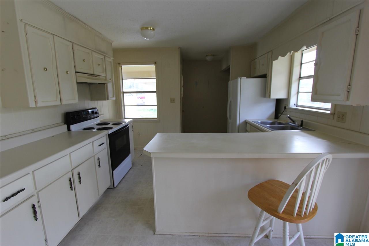 2128 Finley Street Southwest Jacksonville, AL 36265 - Photo 4 of 20