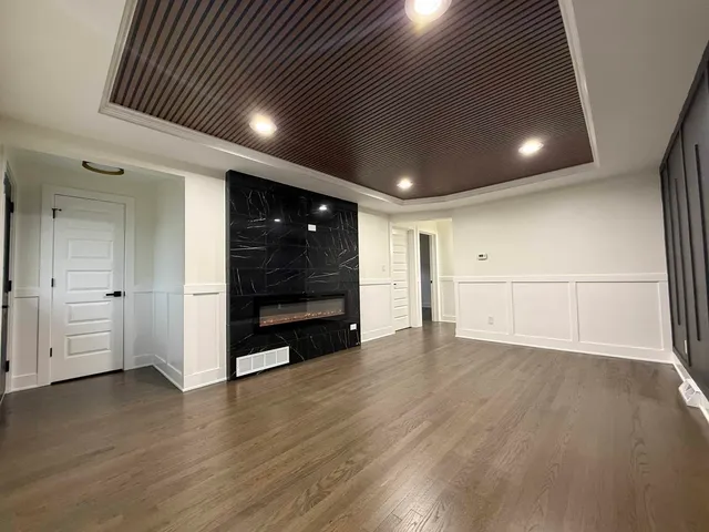 $459,900 | 6230 West 63rd Place, Chicago, IL 60638