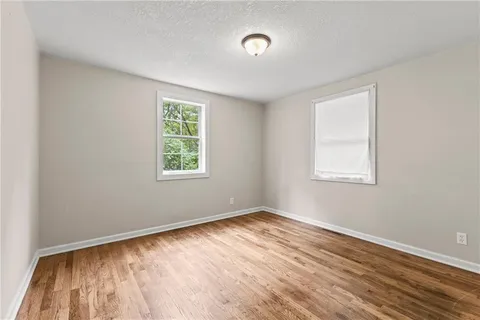 $199,900 | 9217 Oak Street, Kansas City, MO 64114