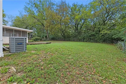 $199,900 | 9217 Oak Street, Kansas City, MO 64114