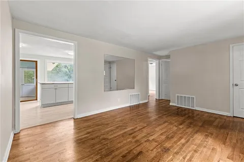 $199,900 | 9217 Oak Street, Kansas City, MO 64114