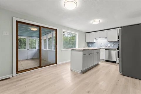 $199,900 | 9217 Oak Street, Kansas City, MO 64114