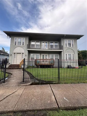 $2,400 | 2907 Calhoun Street, Unit UP, New Orleans, LA 70118