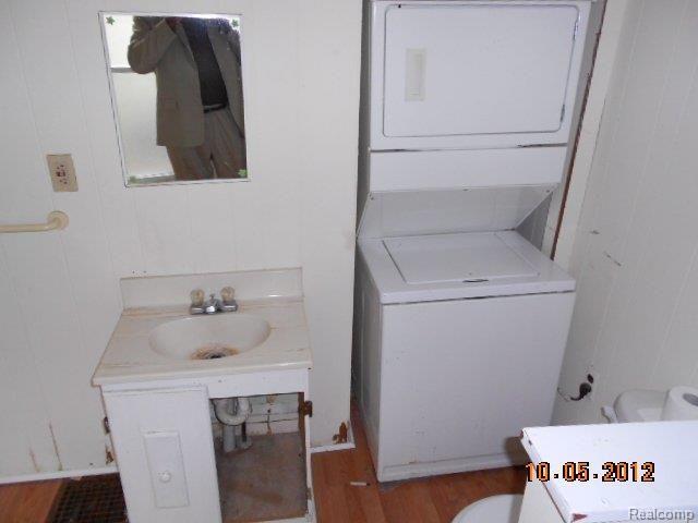214 1st Street Rochester, MI 48307 - Photo 14 of 19 214.5-Laundry in Bath Rm