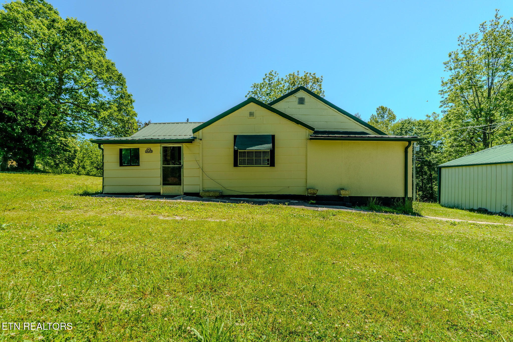 407 Ramsey Road Winfield, TN 37892 - Photo 2 of 28 25-web-or-mls-_DSC2111-HDR