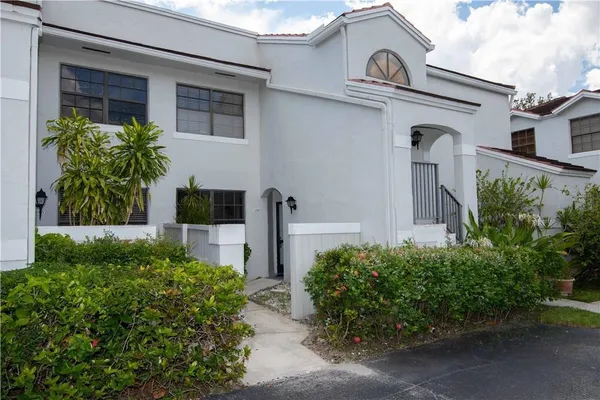 $2,400 | 11969 Northwest 11th Street, Unit 11969, Pembroke Pines, FL 33026