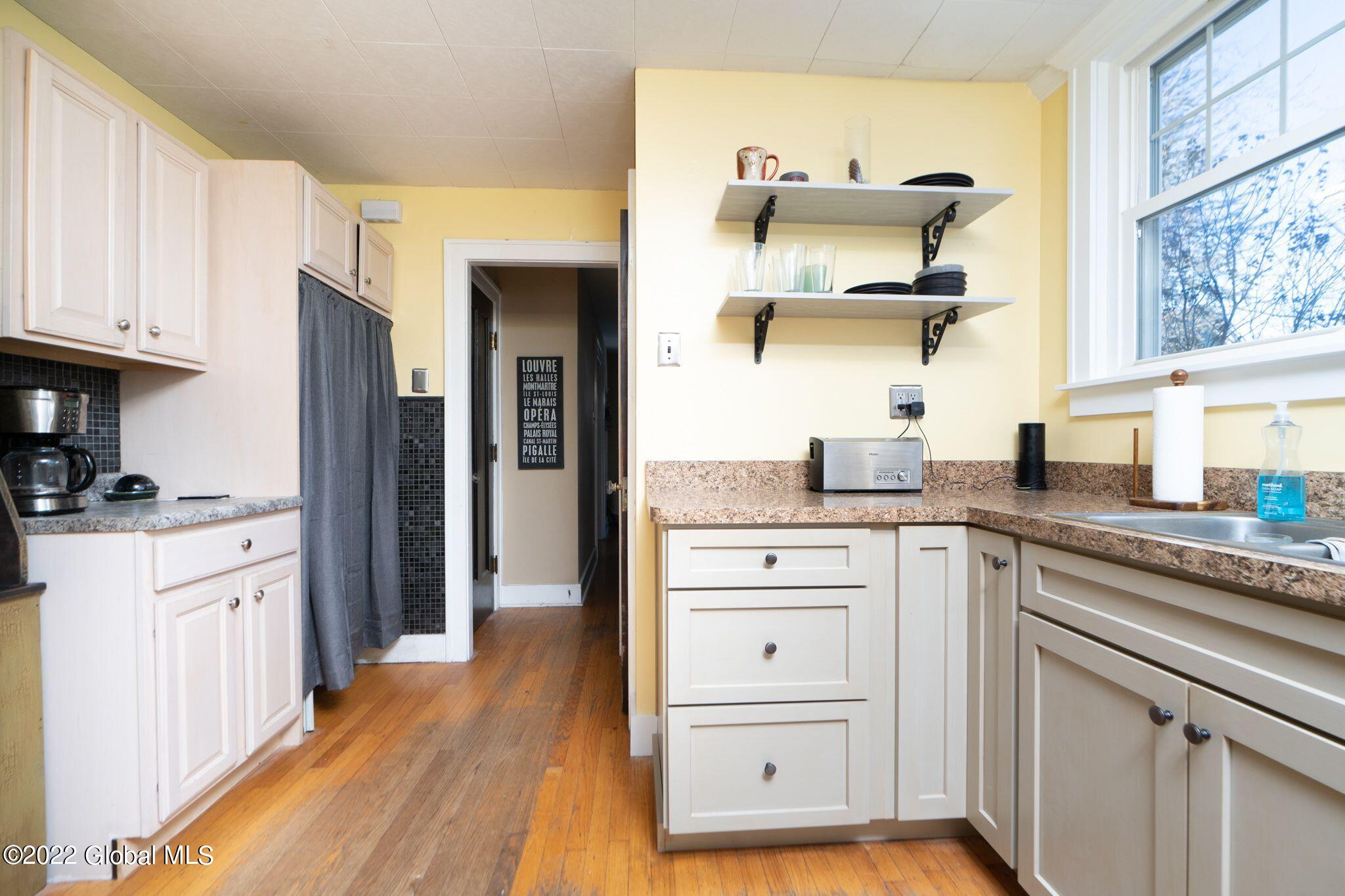 130 Vley Road Scotia, NY 12302 - Photo 10 of 34 LsRh7aZY