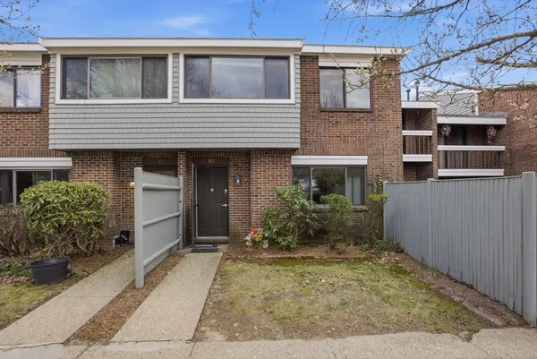 $435,000 | 82 Bailey Street, Unit 82, Stoughton, MA 02072