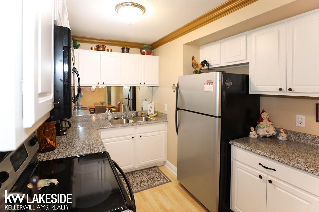 2309 Walton Boulevard, Unit 31 Rochester Hills, MI 48309 - Photo 9 of 23