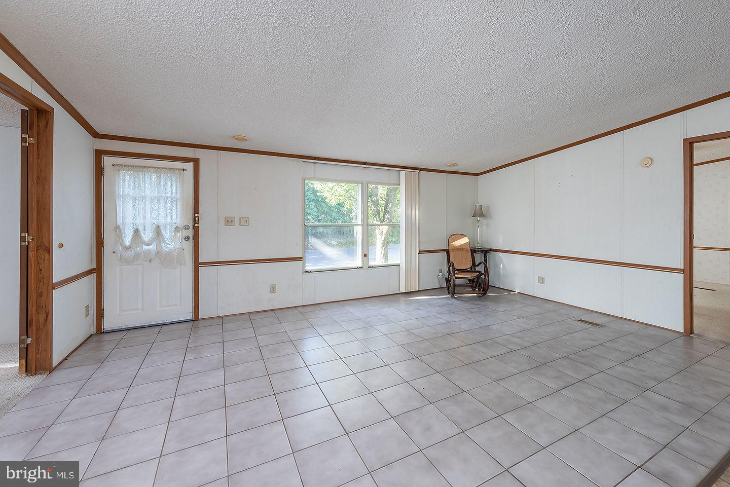 85 Hickory Avenue Mantua, NJ 08051 - Photo 4 of 30 Spacious Open living toom