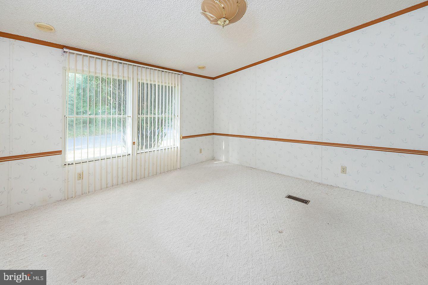 85 Hickory Avenue Mantua, NJ 08051 - Photo 9 of 30 Main bedroom