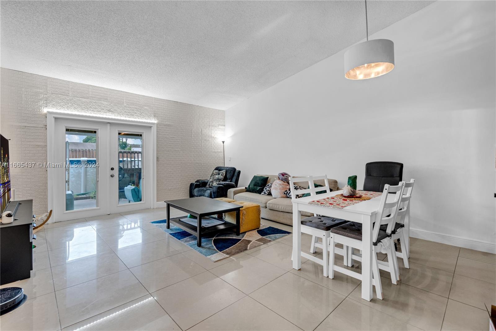 14724 Southwest 63rd Lane Miami, FL 33193 - Photo 4 of 21