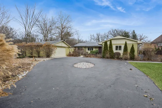 $310,000 | 1723 Oak Lane Road, Flossmoor, IL 60422